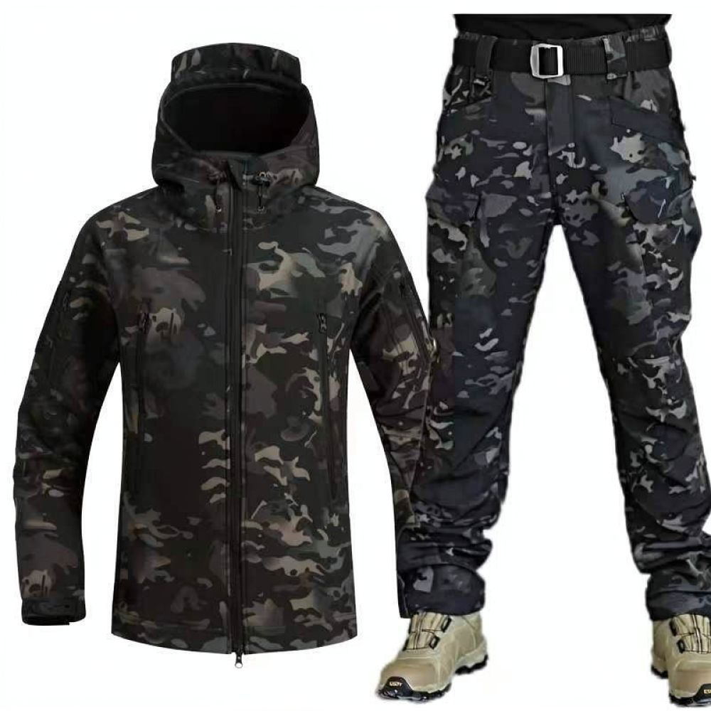 بدلة شتوية مموهة من نوع سوفت ش - مراجعة Winter Clothing Hiking وسعره