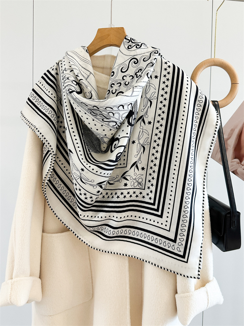 وشاح من مزيج الحرير والصوف 135 - مراجعة Winter Clothing Hong Kong وسعره